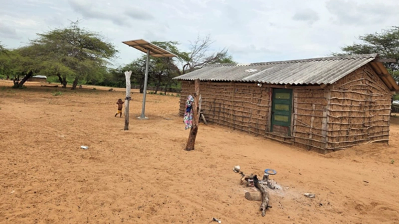 Instalación de sistema de energía solar en vivienda Wayuu en zona rural de Manaure liderada por ALDESARROLLO
